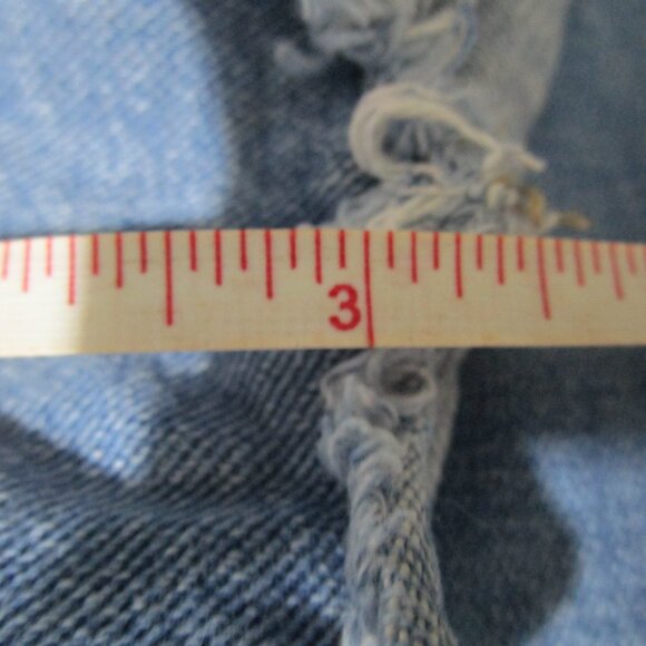 Time and Tru High Rise Floral Embroidered Denim Shorts size 10 Boho Coachella - Picture 13 of 13